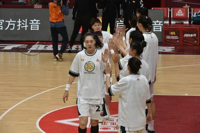 截至昨日，《新蝙蝠侠》北美累计票房达3.32亿美元